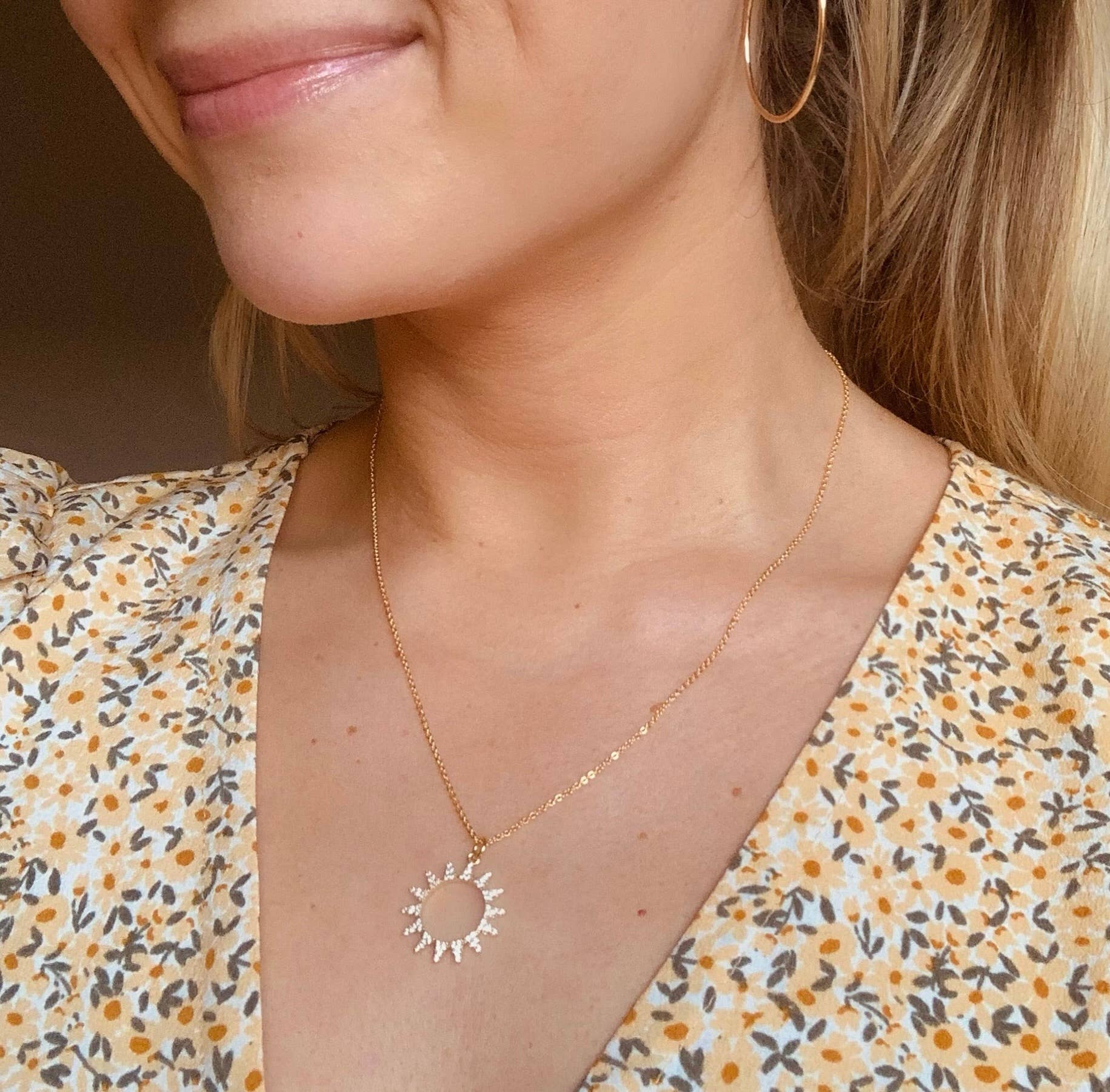 SUNBURST NECKLACE | gold | sparkly sun pendant necklace
