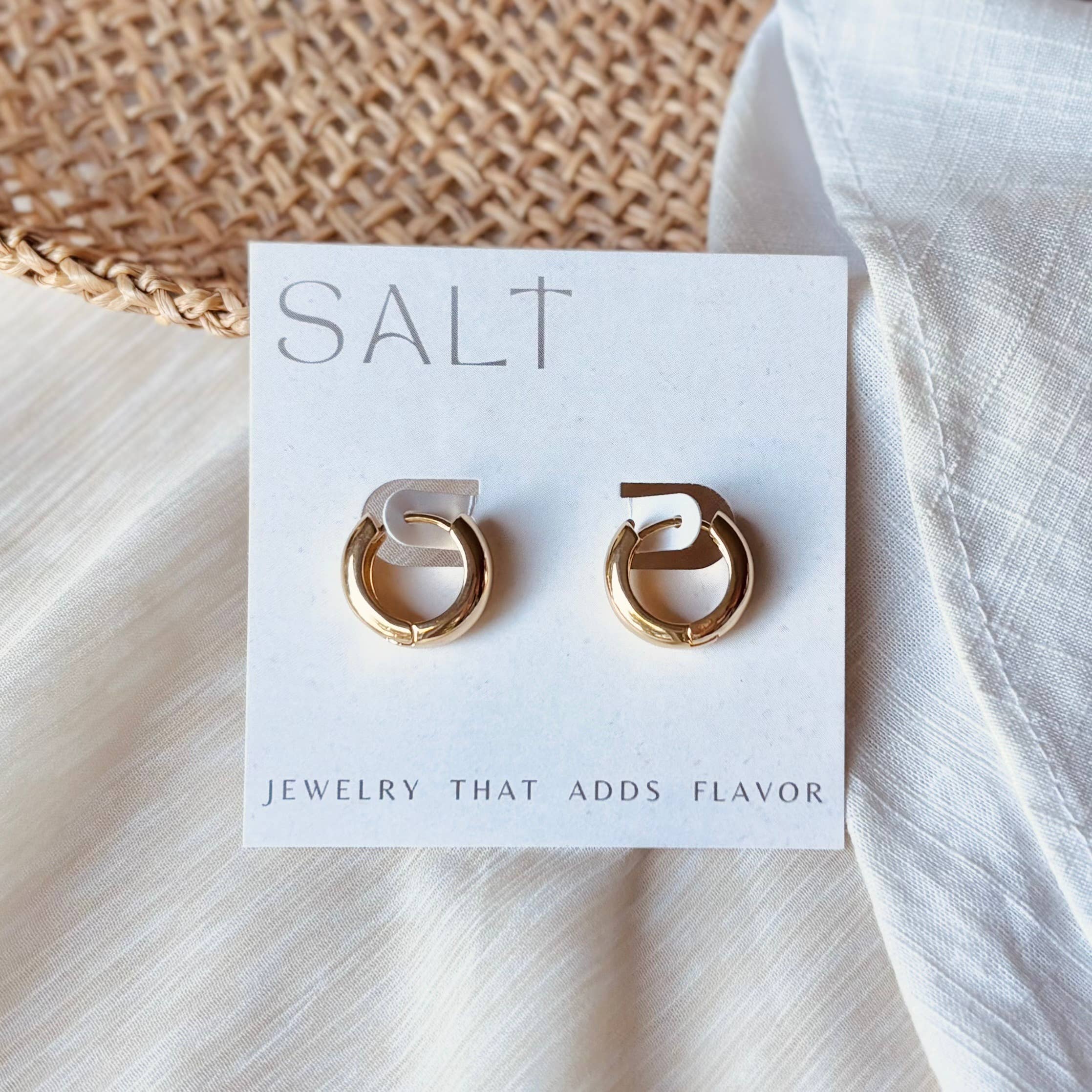 CHUBBIE HOOPS | gold | everyday hoop earrings | clasp hoops